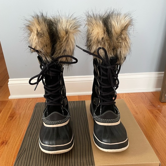 Sorel Women’s Black winter boots, Size 8 - Picture 2 of 4